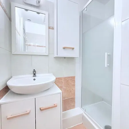 Duplex Cosy Au Coeur Du Village! Διαμέρισμα Aimargues